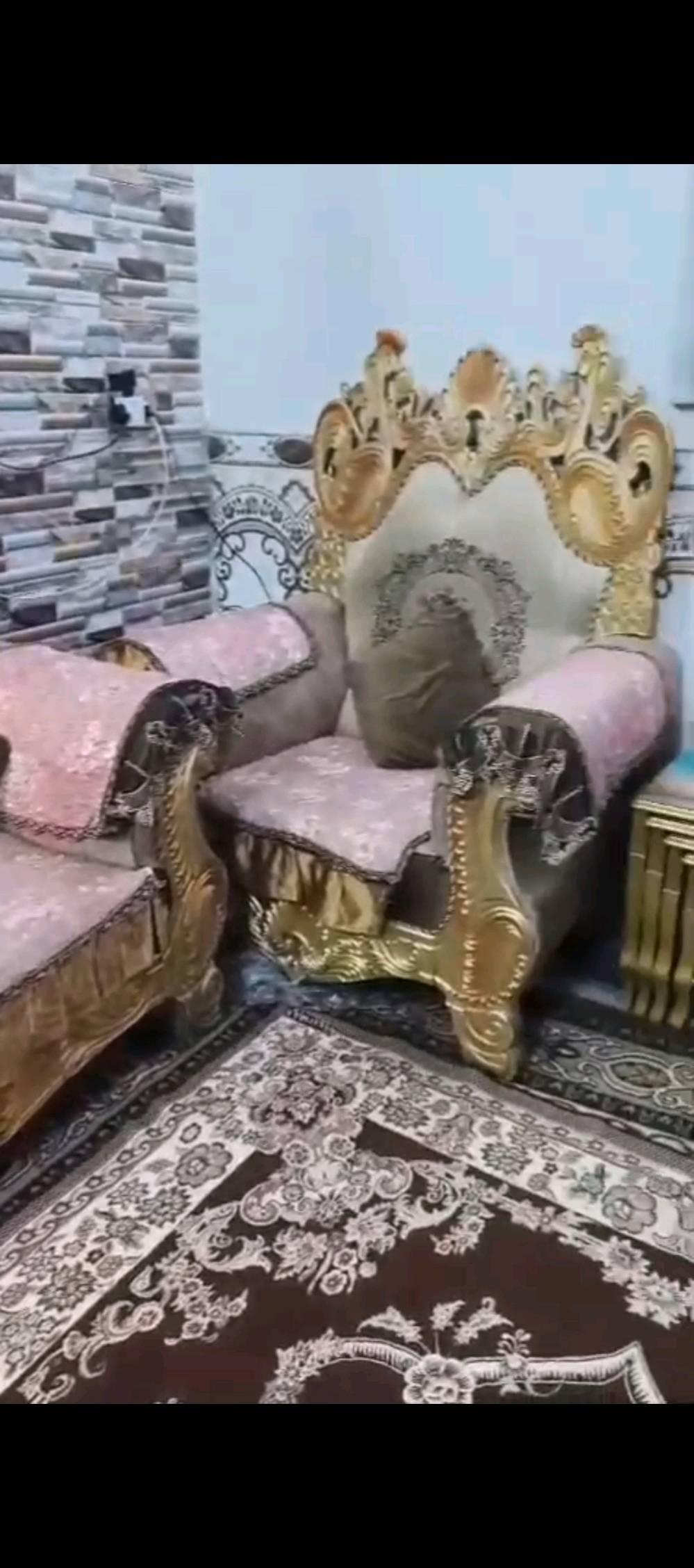 تخم ملكي10 مقاعد بهاي الحالة اخذنا بمليون قبل سنتين السعر300الف مكاني بغداد طوبجي تجي تحمل وتروح