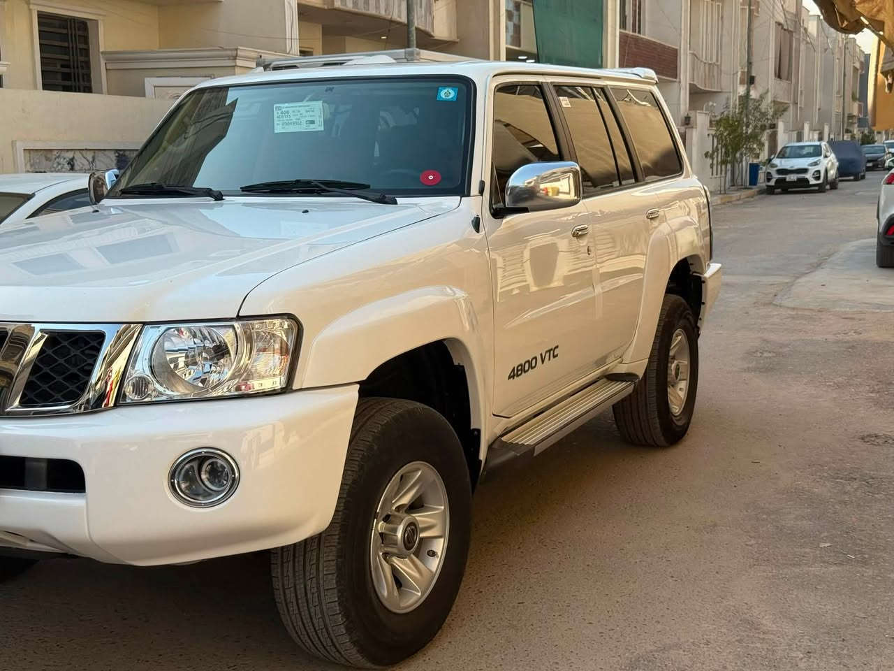 نيسان باترول سفاري موديل ٢٠١٨ كفاله عامه من البارد من الصبغ ٣قطع تبريد بل اظافه الى ثلاجه السياره سلايد دفلوك كير اوتوماتيك الداخل مشمشي السياره بل حقيقه احلا من الصور بالف مره لاطالعه صيد ولا شي السياره استعمال بيت وعينك ميزانك السياره بغداد باسمي سنويه جديده للمعلومات الاتصال على الرقم التالي  
 ***********سيد علي
العنوان بغداد  اخوان ممتواجد على الفيس
