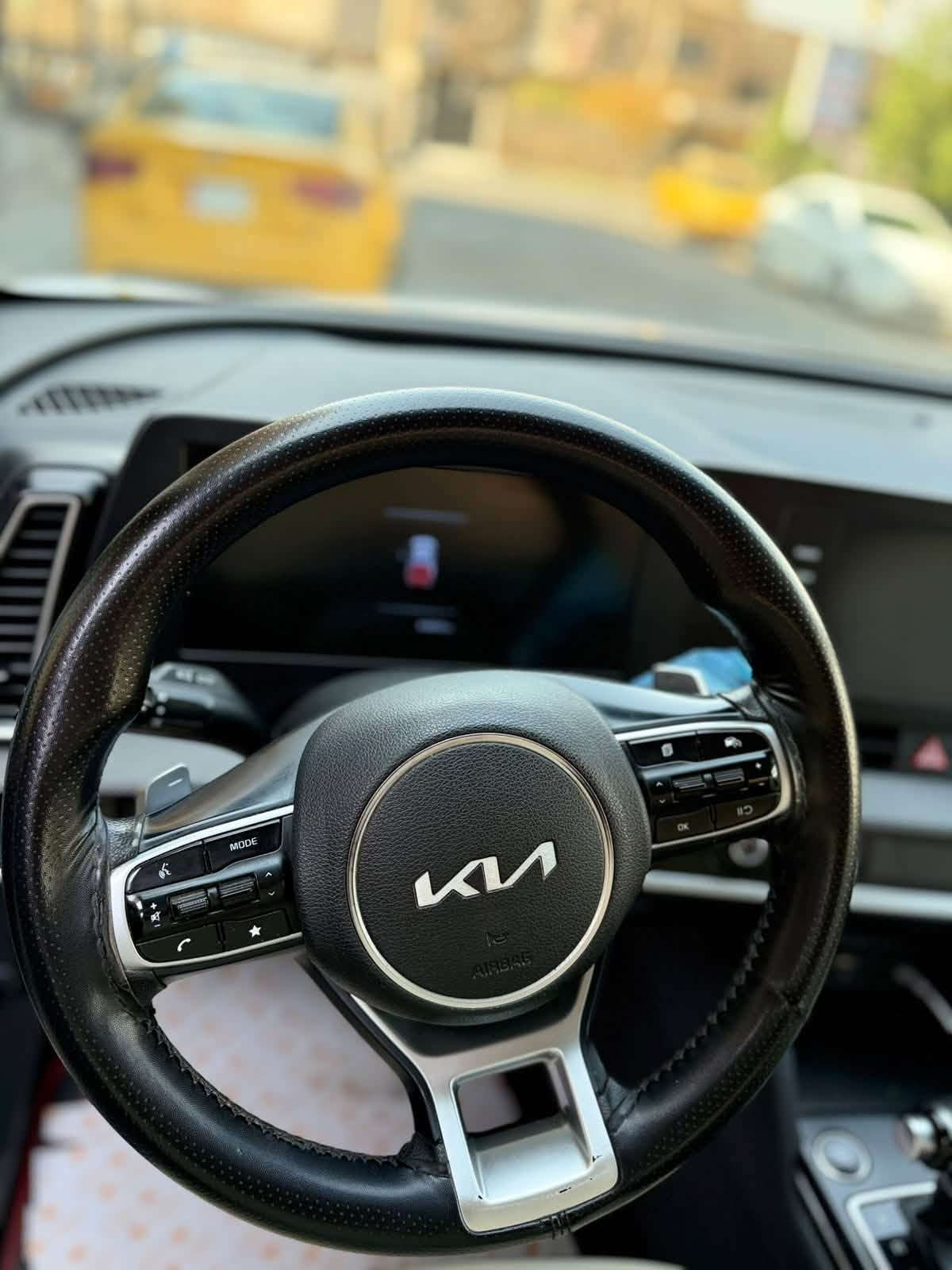 يالله السلام عليكم
كيه سبورتج موديل 23 خليجي مكفوله كفاله عامه 

ماشيه 64 كيلو🏎️ مكينه 2000 دوش 

موصفات عاديه معروفه  رقم اربيل بسمي  اتريد تحويل وكاله حاضر 

سياره موجوده بشارع فلسطين. هذا رقمي 

*********** تحياتي  

السعر 198 $ وبيهه مجال
