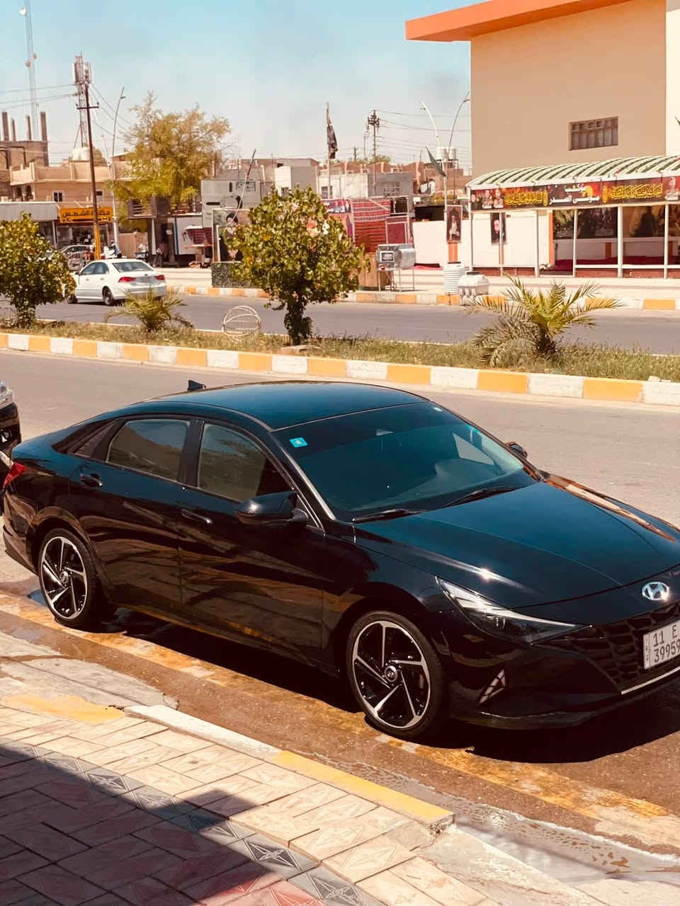تحياتي للجميع للبيع انترا 2022 وارد أمريكي هايبرد                                                                         رقم بغداد حره بأسمي سنويه 2029                                                  مواصفات السياره.                                                    بصمه أبواب✔️.                                                           هاند بريك كهربائي بصمه ✔️.                                         ترحيب أبواب✔️                                                             بصمه تشغيل ✔️.                                                        لد أمامي ✔️.                                                                 لد خلفي ✔️.                                                                   لايت زنون 3 عدسات ✔️.                                            ويل كب حجم 18 مع تخم تاير جديد ✔️.               تحكم ب ستيرن ✔️.                                                    قياده ذاتيه - تحديد مسار - ✔️.                                شاشه كاربلي ✔️.                                                          كامره خلفيه دواره ✔️.                                                رادار أمامي وخلفي + نقطه عمياء ✔️.                      تدفئه بل كشنات ✔️.                                                وضعيات قياده (نورمال +سبورت +سمارت )         حادث السياره تبديل بنيد مع البدنه أماميه فقط الباقي كفاله عامه من كلشي السعر 128 مكاني الناصريه مركز ***********
