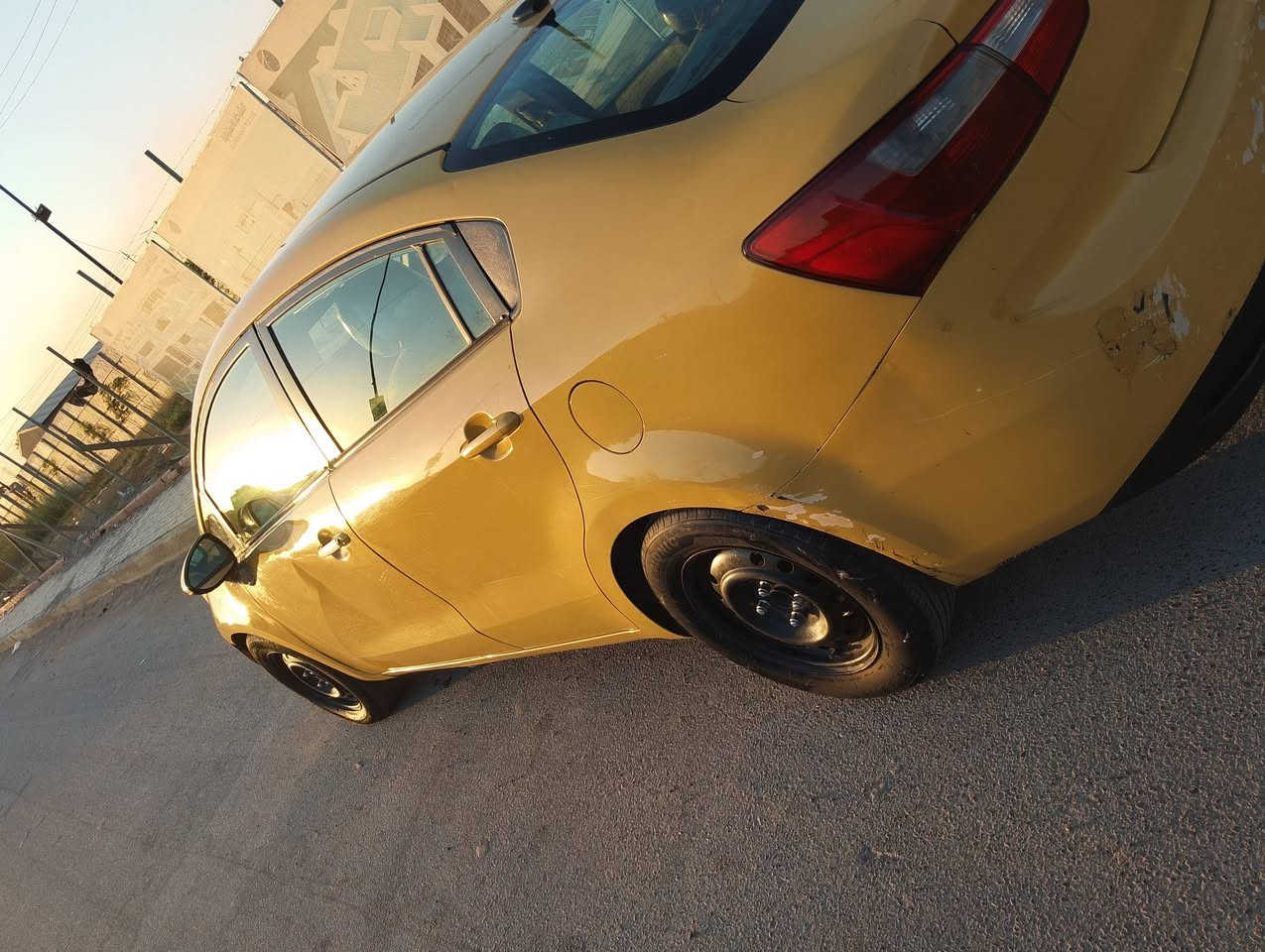 سلام عليكم كية ريو مديل 15امريكية سيارة مكينة تبريد كير جدد صدر امامي خلفي جديد نطخت بس دعمية فقط سيارة مابيهة دواخل نفس لضرر مال مريكة بس دعمية مكاني بغداد مدينة صدر سعر 68 لستفسار ***********
