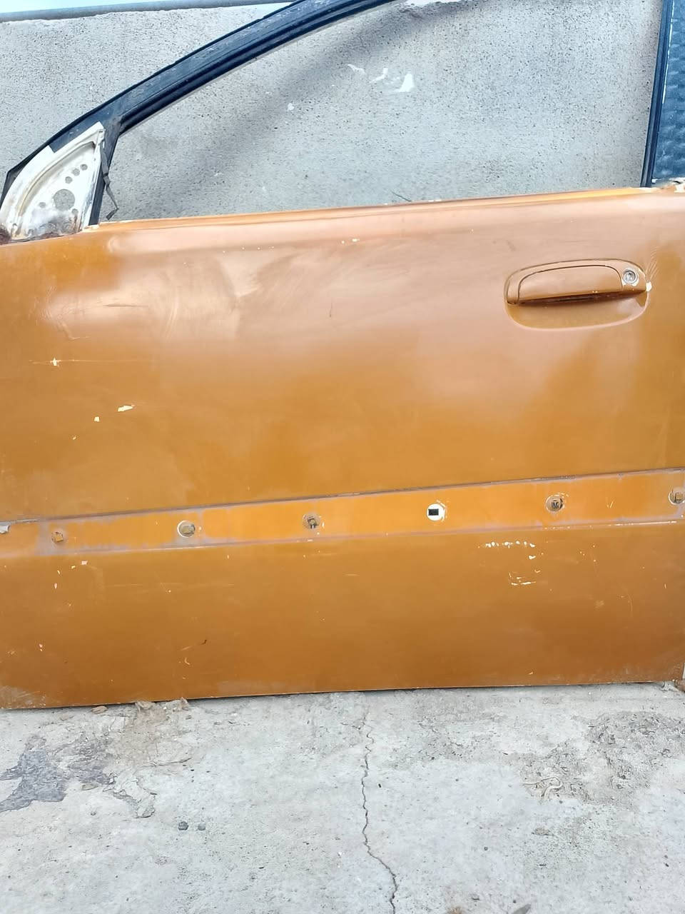 قطع غيار كيه ريو • ابواب داخل بيض • دعاميه خلفية