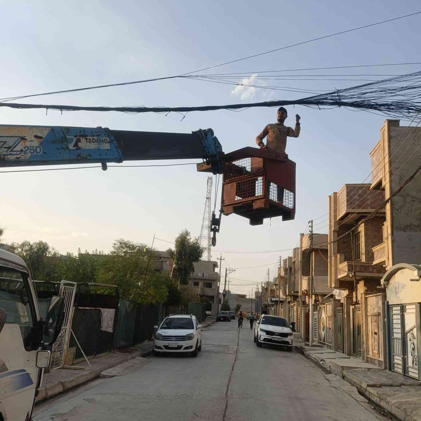 كهربائي ماد كبلت وتشنيط الويارت وتحويل مواقع وترتيب في الموصل ***********.         
***********
