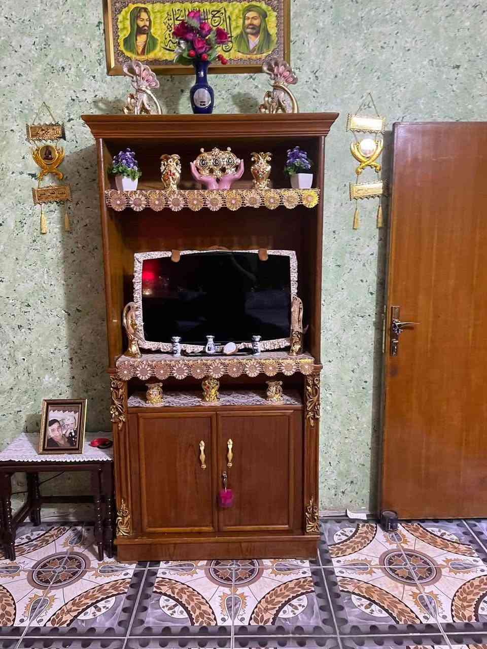 عندي غرفة نوم صاج تزكام لبيع ام 6 أبواب ملحق
السعر قيم بما يرضي الله 
اتصال 
***********
