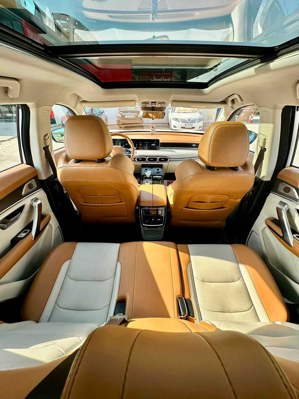 جيتور X70 PLUS 2025 
فول فول مواصفات
7 راكب 
لون ابيض داخل مشمشي 
رقم اربيل الجديد 

ماشيه 65,000 km

بانوراما 
كشنات جلد + تدفئه تبريد + خزن + كهرباء
صندوق كهربائي 
حساسات امامي خلفي 
رادار جانبي 
كاميرات ٣٦٠ درجة 
داش كام امامي بلادي 
تثبيت مسار 
محرك 16 توربو 
گير 7 نمر 
داخل ليد بالكامل 
اضائة ترحيب 
تحكمات ستيرن
ويل حجم 20

السياره بدون اي ضرر او حادث 
فقط pdr بالصندوق قليل جدا 
وموجود فحص اقل من شبر 

سعر السياره 185

مكاني اربيل 
***********
