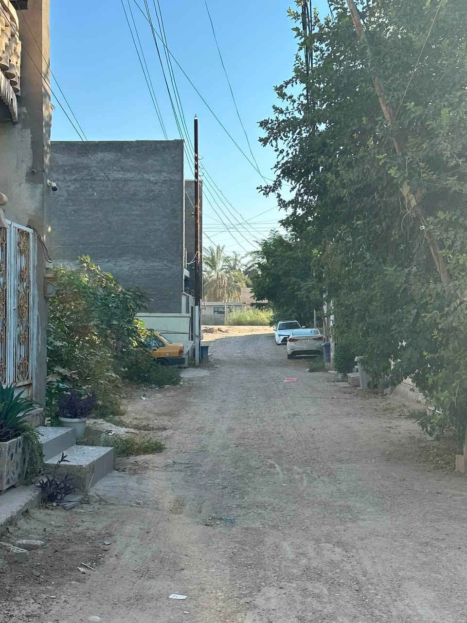 🏡 دار حديثة للبيع – الفحامة
فرصة مميزة لامتلاك دار حديثة بتصميم عملي وموقع ممتاز، قريب جدًا من الشارع العام وجميع الخدمات.

📐 المساحة: 100 م²
📏 الواجهة: 7 أمتار

مواصفات الدار:
✅ حديقة أمامية
✅ استقبال واسع
✅ غرفتا نوم2
✅ مطبخ
✅ صحيات
✅ منور يوفر تهوية وإضاءة طبيعية

📍 الموقع: الفحامة
📜 سند الأرض: ملك صرف زراعي (25)

💰 السعر مناسب جدًا مقارنة بأسعار المنطقة، وفرصة لا تُعوّض للسكن أو الاستثمار.

📞 للاستفسار والمعاينة:
مكتب إيفا للوساطة العقارية
***********
