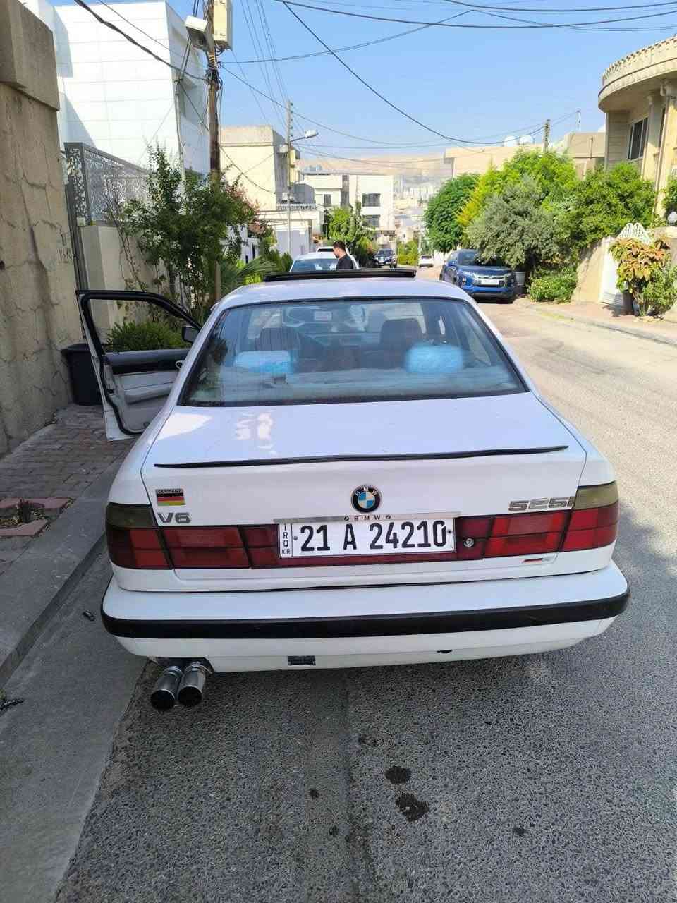 Bmw 1991 ger 3adi 525 full mwasafat raqam slemani sanawey tazaya bayani beka ba naw xotawa sayara ka ger w makina w karabi w hamw gyani basharti fa7s s3ri 45 galla yak toz majal shwen slemani *********** السليمانية, العراق
