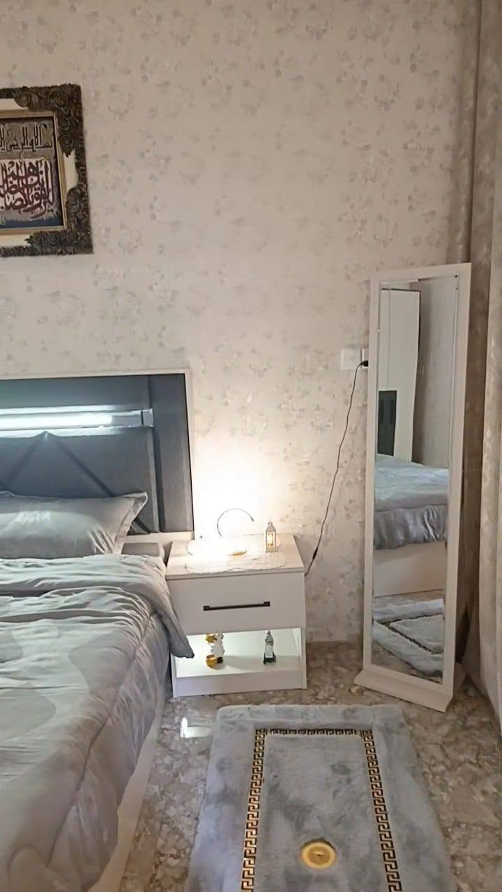 غرفة تركي للبيع 10 قطعه نضافتها 90 بالميه اخذتها ب مليون 350 و رايدها 650الف عنوان بغداد رقم ***********
