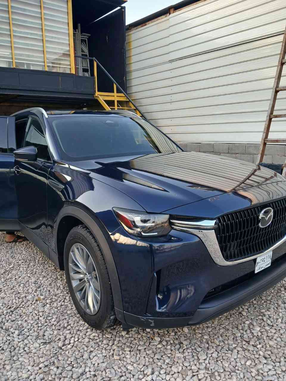 السلام عليكم ورحمة الله وبركاته 
مازدا CX-90 للبيع موديل 2024

شهداء... باسم شاب
السيارة بيها مواصفات خير من الله ومميزة،
 أقل من الفول  بدرجة.

مكينة 6 سلندر 3.3
ماشية 37 ألف ميل
تبديل جاملغ أمامي جهة السكن
تصليح البابين مثل ما واضح بالصور
التصليح درجة أولى وشرط الفحص.

السيارة نظيفة ومرتبة، وعلى الفحص 
السعر 210 مكاني كربلاء المقدسة 
***********

