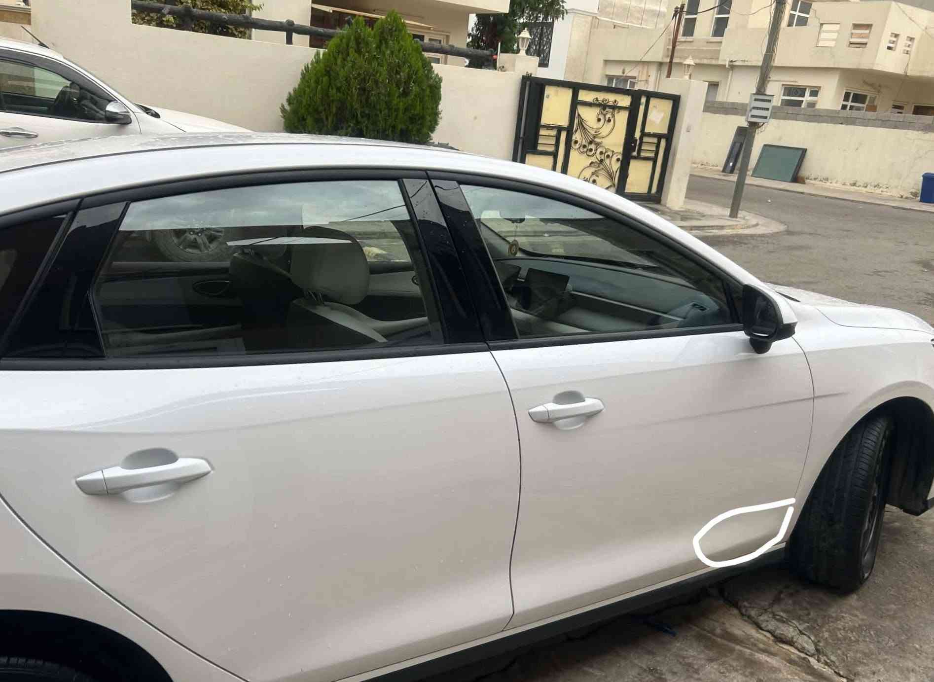 بی وای دی سێڵ ۰٥ بێ بۆیاغ دوبست پیدیئاڕی هەیە لە دەڕگا بێ ناو گرتن مۆدێل ۲۰۲٥ ماوەی ڕۆشتنی ۱۲ هەزار کیلۆمەتر نرخی ۱۳٨ وەرەقەو کەمەک مەجال *********** أربيل, العراق
