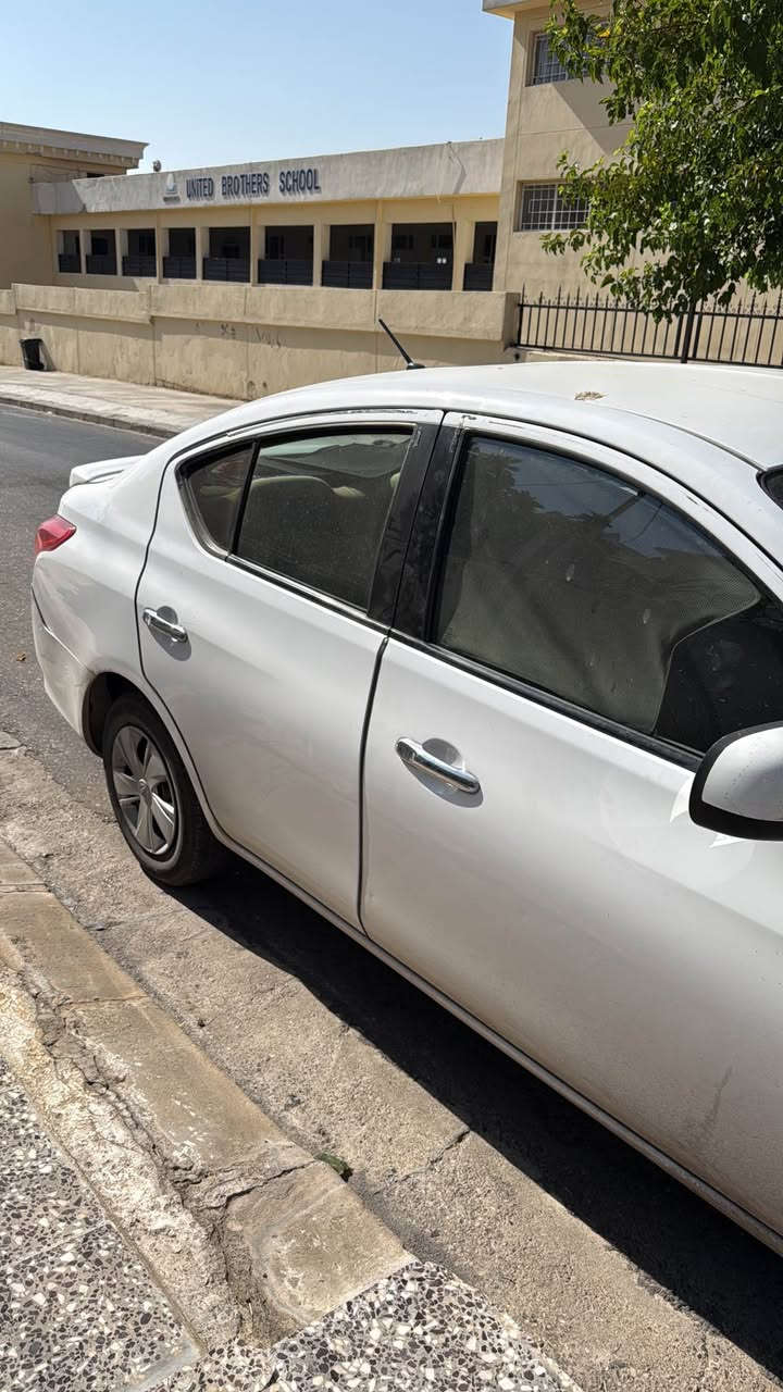 Nissan sunny 
Model: 2020
وارد هندي اصلي
Genuine 
ماشية ١٦٠،٠٠٠كم 
بدون صبغ

سيارة كلشي على طبيعتها 
نوزلات، بلاكات
صيانية دورية دهن جديد
تايرات مستعمل اقل من سنة
.
.
*********** دهوك, العراق
