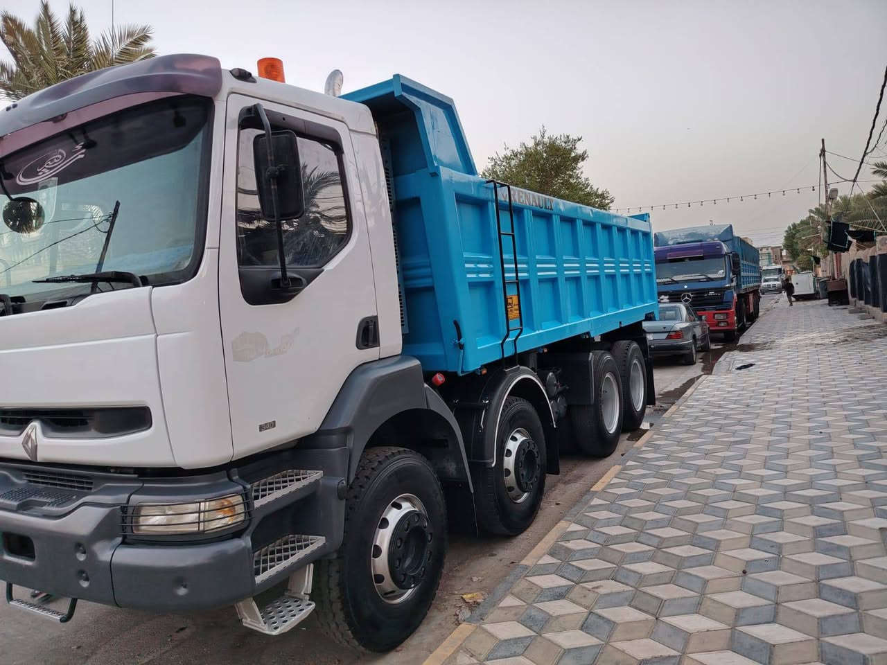 سلام عليكم رينو موديل 2003 بم ونوزل سيارة جديدة تخم تاير العنوان واسط قضاء الحي الاتصال ***********
