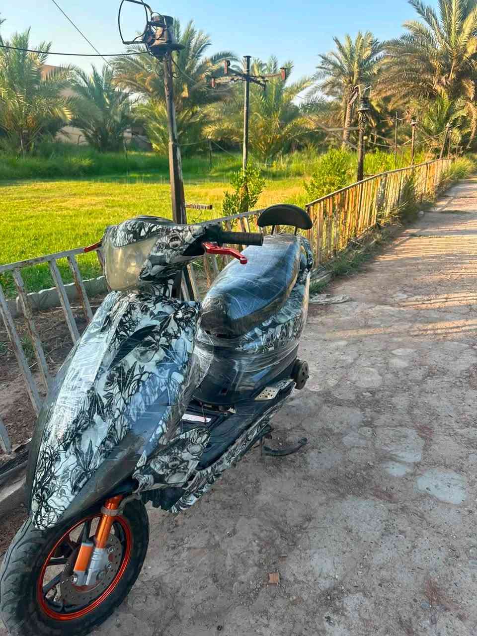 سلام عليكم 
دراجه ماكس مضلع صيني 
مزوده والكفرات موشمه 
تايراا جدد الدراجه نكره سلف 
الدراجه كامله بيها نقص بس عرموطه مال قبق هندر 
سعر ٤٢٥ وبيها مجال 
مكان شعب حي البساتين 
رقم
***********
