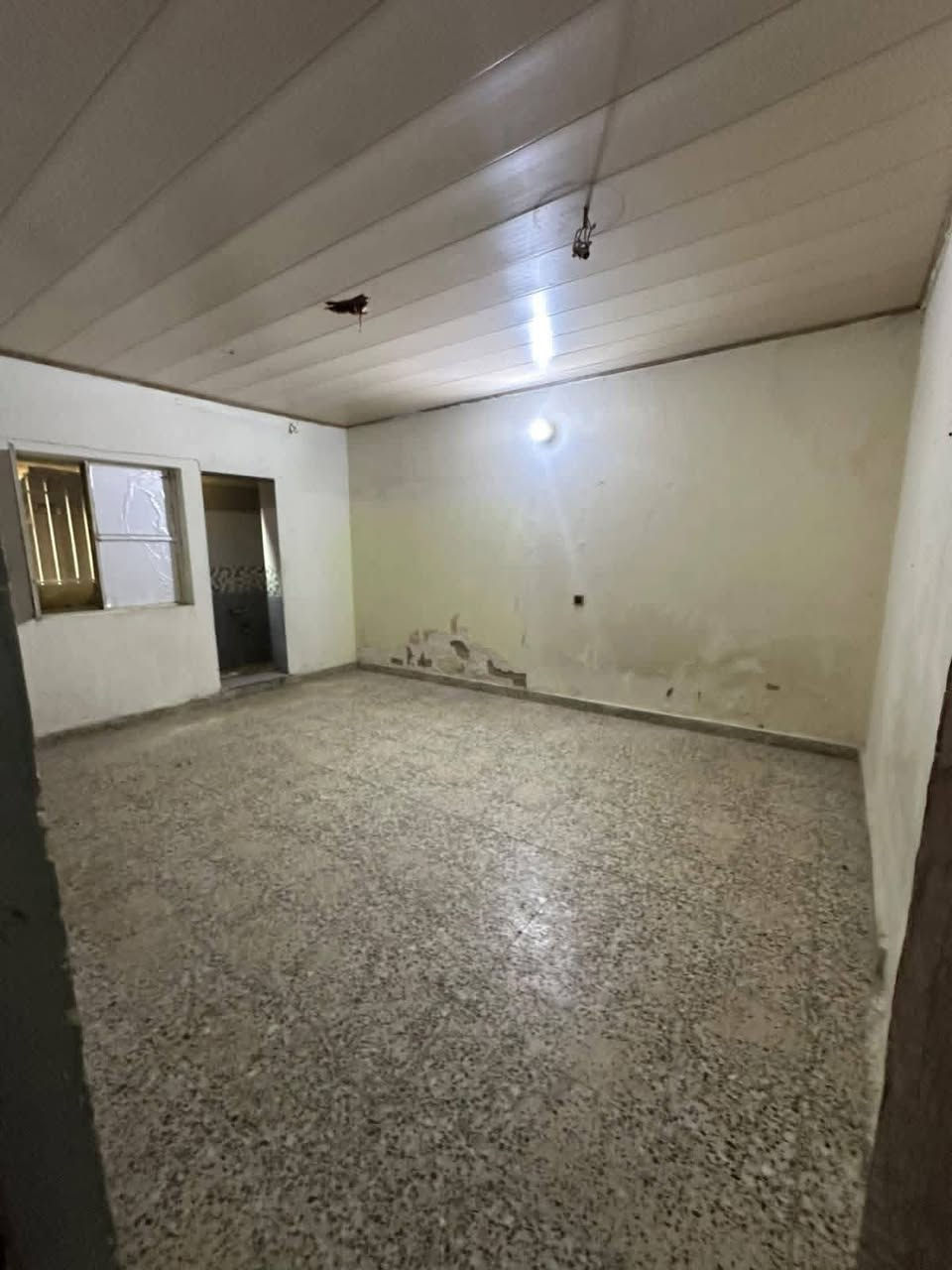 🏠 للإيجار في السيدية

📐 المساحة: 200 متر

🚗 كراج + مدخلين

🛏️ 4 غرف نوم مع سويتات

🛋️ صالة

مطبخ في الطابقين

📍 الموقع: السيدية – مربع الـ400

💰 الإيجار: مليون و250 ألف دينار

🤝 قابل للتفاوض

📞 للاستفسار والتفاصيل:

***********
