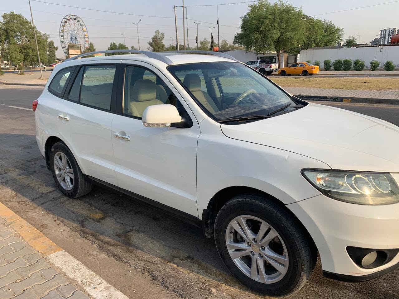 السلام عليكم للبيع سنتافيا مديل ٢٠١١خليجي مكفولة كفالة عامة ماعده الدعامية الامامية صبغ السيارة فول فول فول موصفات فتحه بصمة جام كهربائي كشن كهربائي تبريد ٣ قطع دسك كامرة خلفية بلاد داخل لونين محرك ٢٤٠٠ اقتصادي السيارة بسمي تحويل ثاني يوم رقم بغداد سعر ١٣٠ وبيها مجال *********** والسونار موجود بلمنشور

نص مكتوب في الصور:
- Great