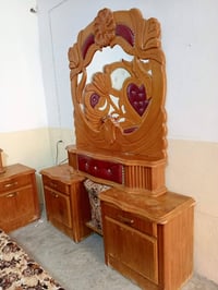للبيع • غرفه اخشاب