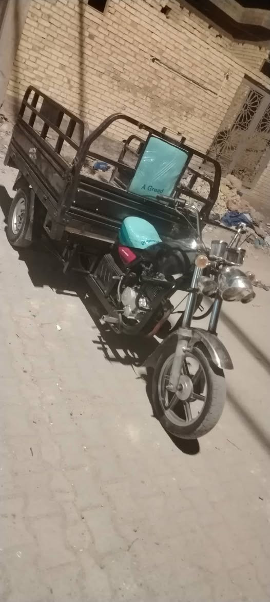 السلام عليكم  جمره للبيع موديل 18  جاهزه سلف هندر  سعرها  1,200 مليون و200 وبيها مجال  مكان قريه سيد جبار
