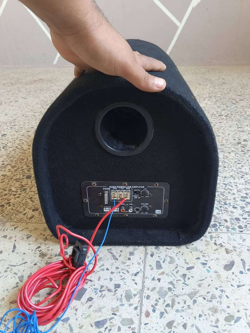 عند شاشه مل سايبه جيب وشد بل ديه ومضخم صوت جددد للبيع سعره 80 ماكني الزعفرانية ***********
