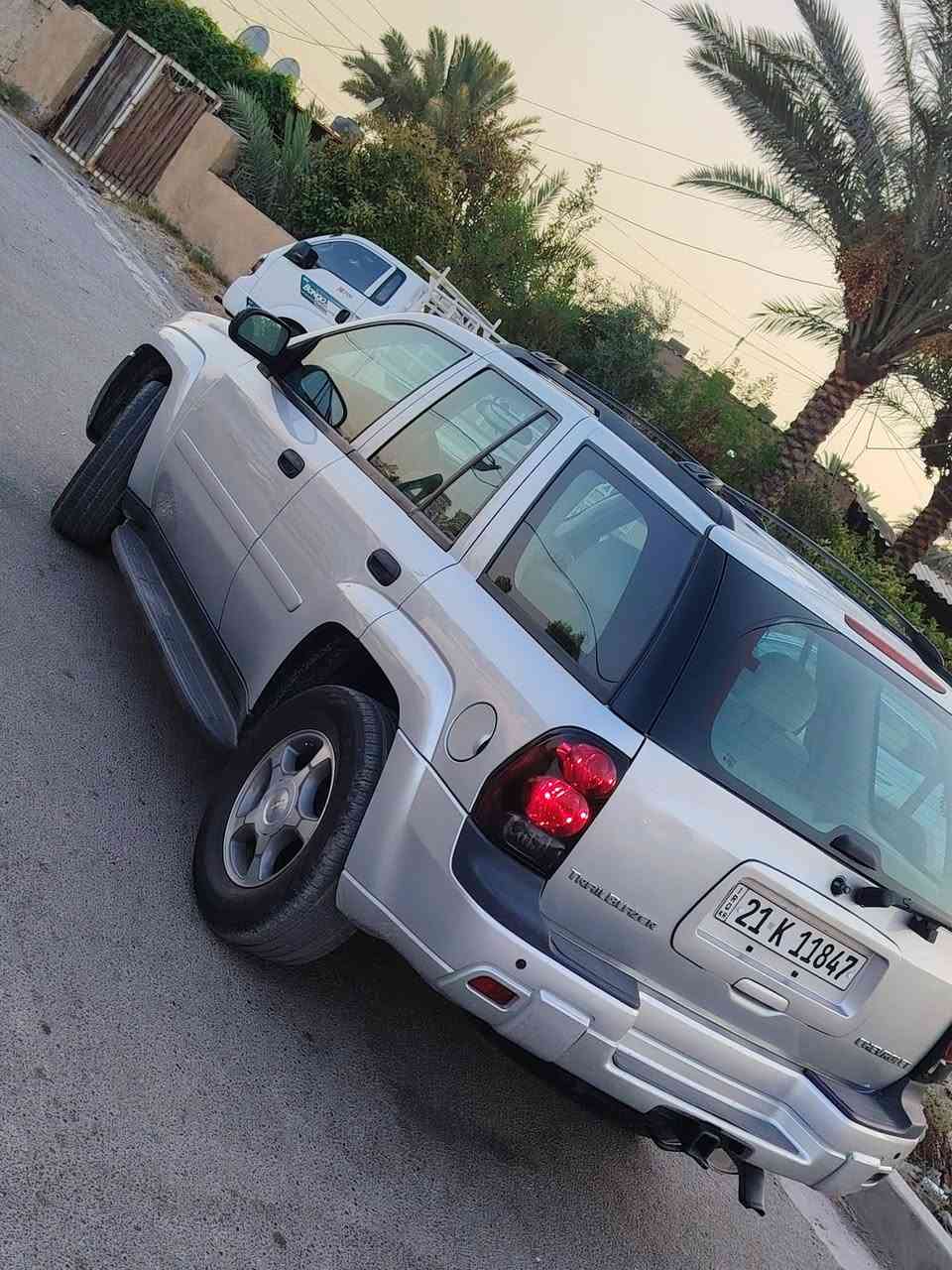 مخزونه 11 سنه ماشيه 119 حقيقي عل فحص سبير منازل سنويه بسمي هزه وبراد جديد سياره كلها شركه موديل 2009
مكانها بغداد زعفرانية ربع جاملغ أثر شخط بيها سونارين
السعر 125ورقه
***********
