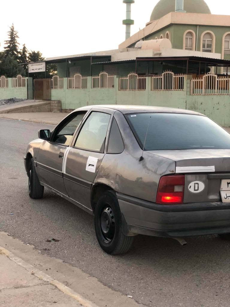 ئۆپڵ ڤیکترا مۆدیل 1990 گێڕ عادی گێڕ و مەکینە بەشەرت لێدراوی نییە سەنەوی ساڵێک بەسەرچووە بیتاقەی بەنزینی هەیە چوار تایەی تازەیە 
*********** شمشمل, السليمانية
