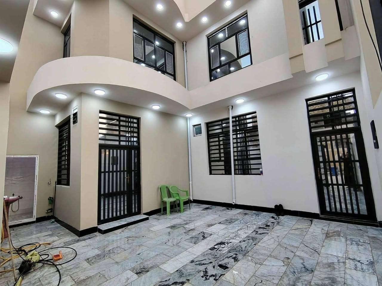 🏡دار للبيع🏡
المساحة:200 متر مربع

عدد الطوابق:طابقين

نوع السند:#طابو_زراعي_سند_٢٥_أقرار

السعر اتصل او مراسله وتساب 

ملاحضه المكتب مجاز رسمي من قبل بلديه النجف الأشرف

تفاصيل الطابق الأول:

غرفتين

صالة

مطبخ 

صحيات عدد 2

استقبال

كراج كبير/مكشوفه 2

تفاصيل الطابق الثاني:

غرفتين + سويتات (كل غرفة بحمام)

صالة

سطح

مطبخ شتايكر

الميزات:

ماء

كهرباء

قريب من: سوق/مدارس/تبليط #عرض_20

الموقع:🏡 (#توجد_جميع_المساحات)

نجف/شارع الصب عمود 335

شارع جسر الشهداء

 #ملاحضه_يبعد_عن_الجسر90متر
