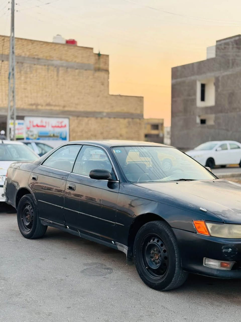 السلام عليكم السياره البيع مارك مكفوله من الضربه والعيب الشرعي والصوليات السياره بسمي مداور ثاني يوام مشروع وطني  السياره مكينه وكير جداد حدادي جديد نقص بس مشط بي ضعف وباتري جديد المكان الناصريه حي العسكري ***********
