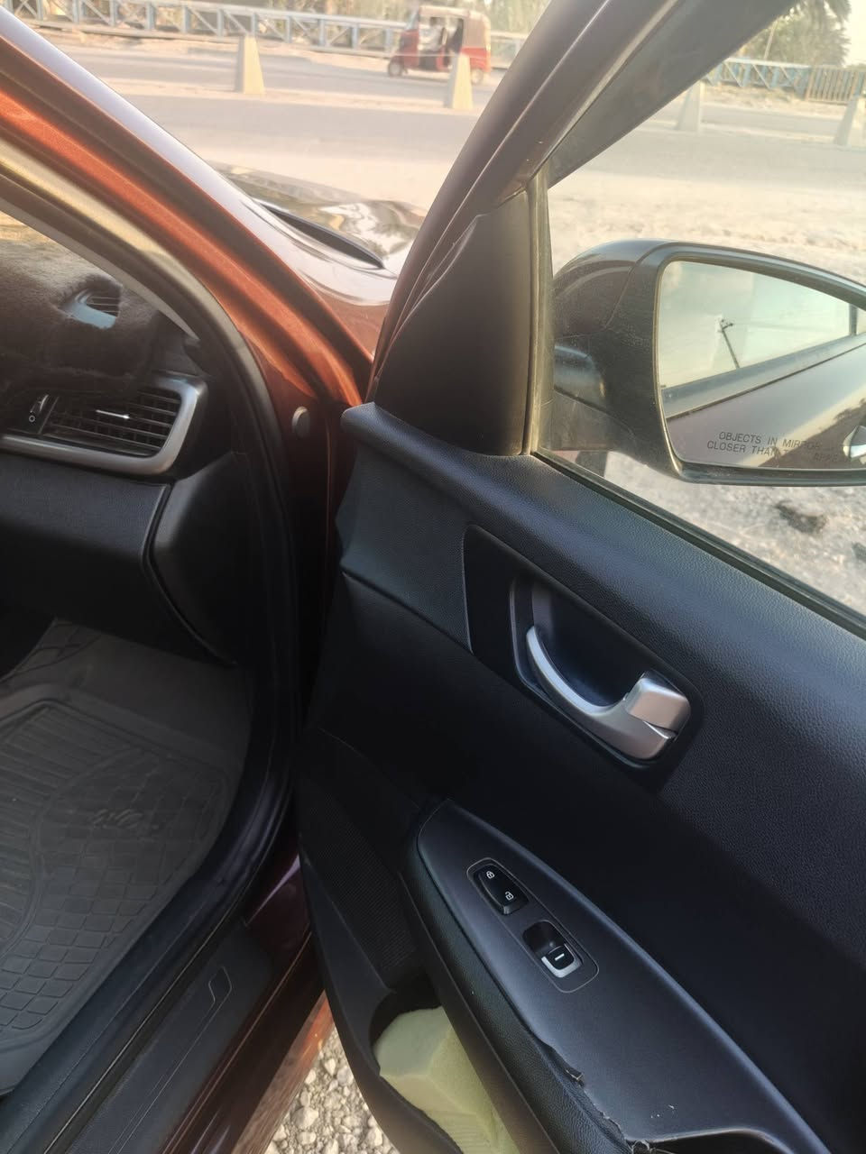 السلام عليكم 
كيا اوبتما 2018 وارد امريكي رقم بابل انگليزي حادث مقدمة البنيد سيارة جاهزة تبريد حدادية تخم تاير العنوان بابل السعر 123$ 
موبايل ***********

