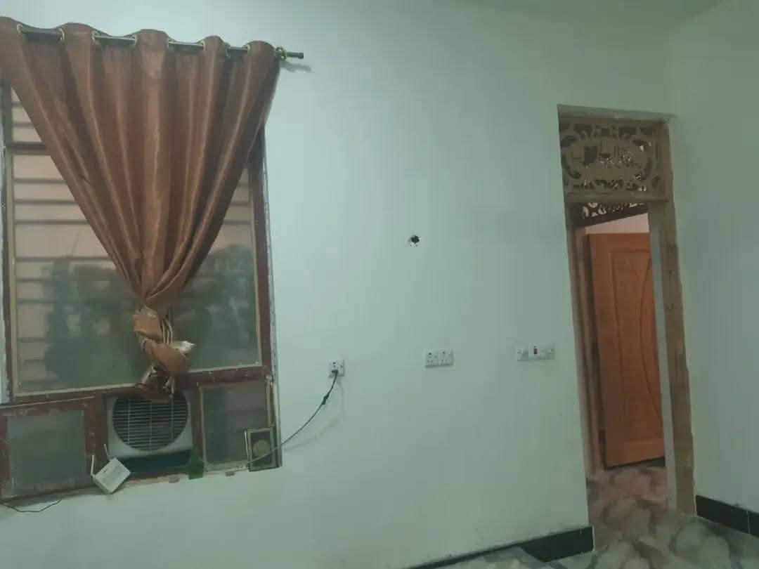 دار ١٠٠ متر للبيع سعر مناسب بناء حديث درجه أوله خدمات كامله تبليط مجاري ماء كهرباء موقع ب زراعي قرب شارع جنانه لارظي بناء فول مجر ب٤٥٠ طابق ثاني بناء سندويش معزول يتجر ب٣٠٠ خدمات كامله والاستفسار 7872173728يوجد وتساب
