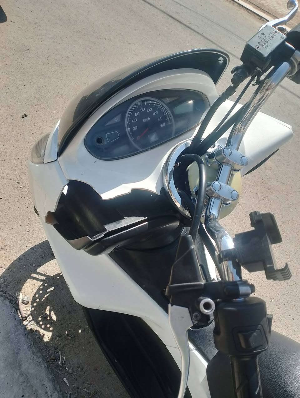 سلام عليكم اللبيع دراجه بي سي اكس جيل اول ما بيهه اي نقص مكاني بغداد الدوره مكينه 150  بس الكفر مكسور موضح بل صور السعر 650 وبيهه مجال ***********
