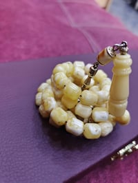 كهرب حر طبيعي الوزن 48 غرام   71 حبه   السعر وباقي التفاصيل خاص بغداد ...