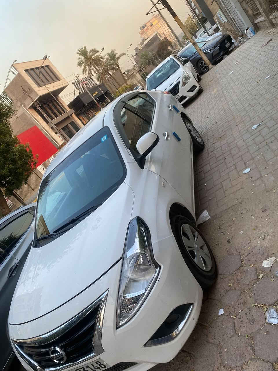 سلام عليكم 
نيسان صني هندي موديل 2019 
مواصفات 
تحكمات ستيرن 
كامرة بالمري 
تراكشن ( مانع تزحلق ) 
نوافذ الامامية كهرباء 
الخلفية ( جوبي ) 
ماشية 124 km
السيارة استخدام شخصي
الادامة 
مازدات جديد بالكارتون 
بكلايتات جديد بالكارتون 
بلوجكترات جديد بالكارتون 
تبريد خير من الله 
دهن كير +فلتر جديد 
صدر جديد قبل شهرين بدلته كامل ونضافتة حالياً 90% 
والسيارة بيها ضربه ومصلحة بالجاملغ الخلفي عكس السايق 
وجاهزة لاخر حبة 
تجي تشوف وتفحص وتشلع عيوني 
وتحويل ثاني يوم 
السيارة مكانها بغداد كرادة خارج شارع سبع قصور . 
والسعر 115$ 
***********
