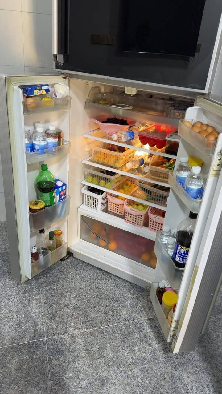 ثلاجه للبيع الاتصال على هذا الرقم***********
