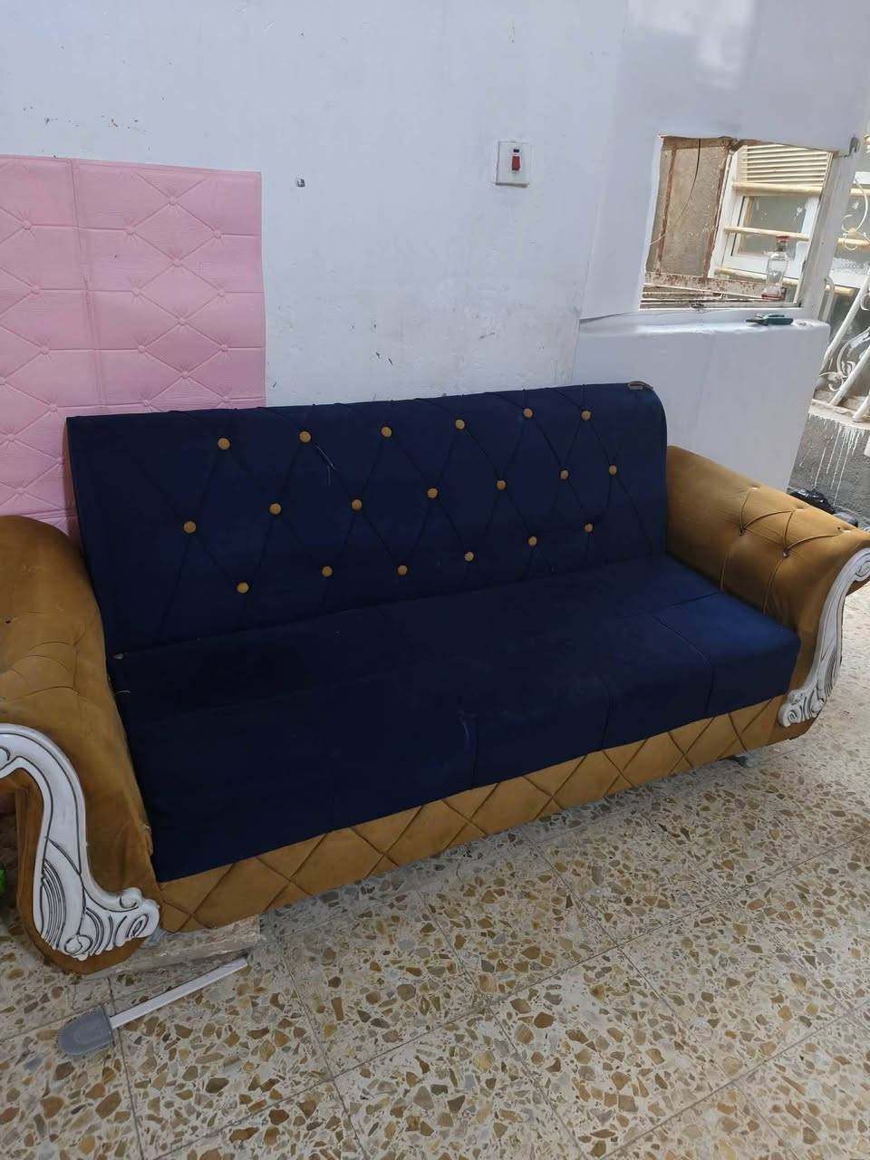 غراض منزل للبيع وصاحب اثاث هذا رقمه بي واتساب ***********

