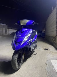 دراجه معروضه للبيع جي تي آر 800 وبيها مجال الاتصال على رقم 07733261342