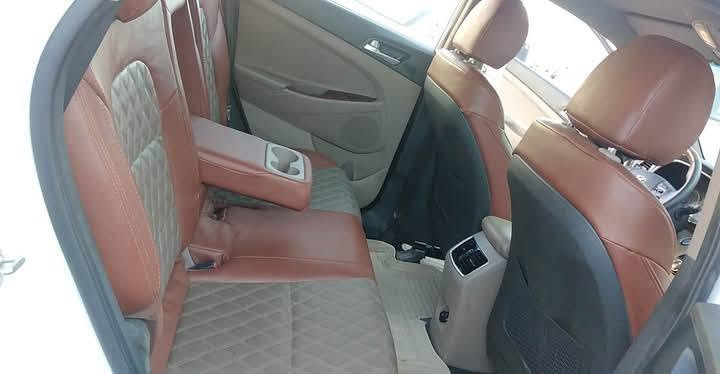السلام عليكم
توسان للبيع موديل 2020 فول مواصفات فقط بانوراما مابيها ماشيه 140km كابون بانزين بيها ضررها (بيها جاملغ امامي يمين مبدل شركه (6اوراق) 
السعر 190ورقـه 
للاستفسار اكثر  الاتصال 
*********** اقراء المنشور وتصل
