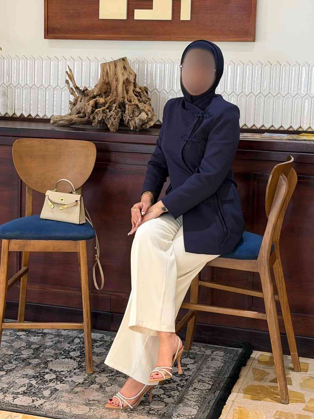 شوفولي الجمال سترة ديزاين كوري 🙂‍↕️
توفرت بـ 6 الوان 💚💙🖤🤎💜🩶
قياس 38-40-42-44-46
طول السترة 75 سم 
للطلب التواصل واتساب او دايركت ✅
