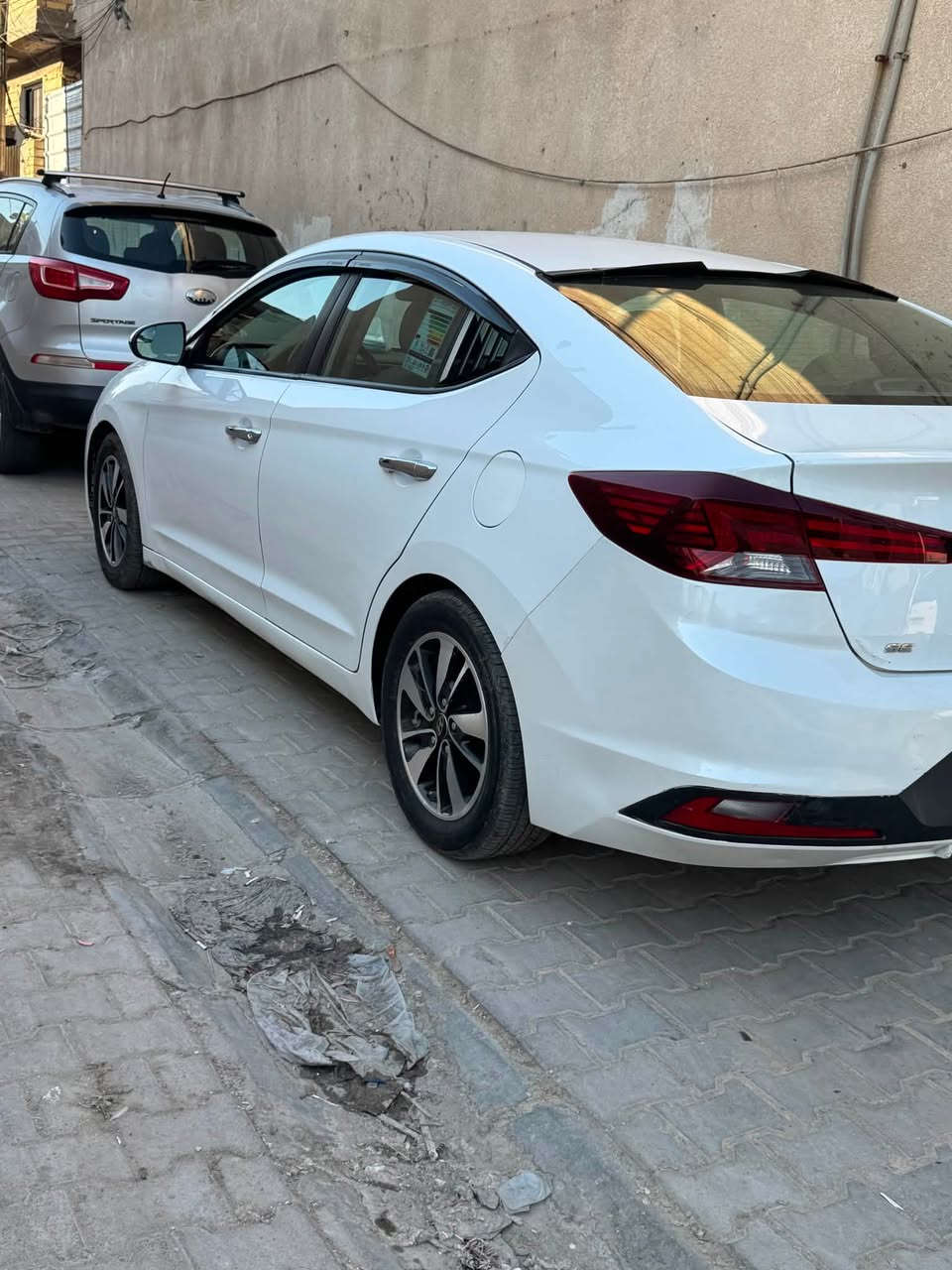 السلام عليكم النترا موديل ٢٠١٩ امريكي للبيع بيها جاملغ وبنيد مبدلات وجاملغ وباب مصبوغات وبيها تعمير بالشاصي بسيط ما ماثر لا عالصدر ولا عالتايرات رايدها ١١٢ $ بيها مجال بسيط 
*********** اقره المنشور زين وبعدين اتصل
