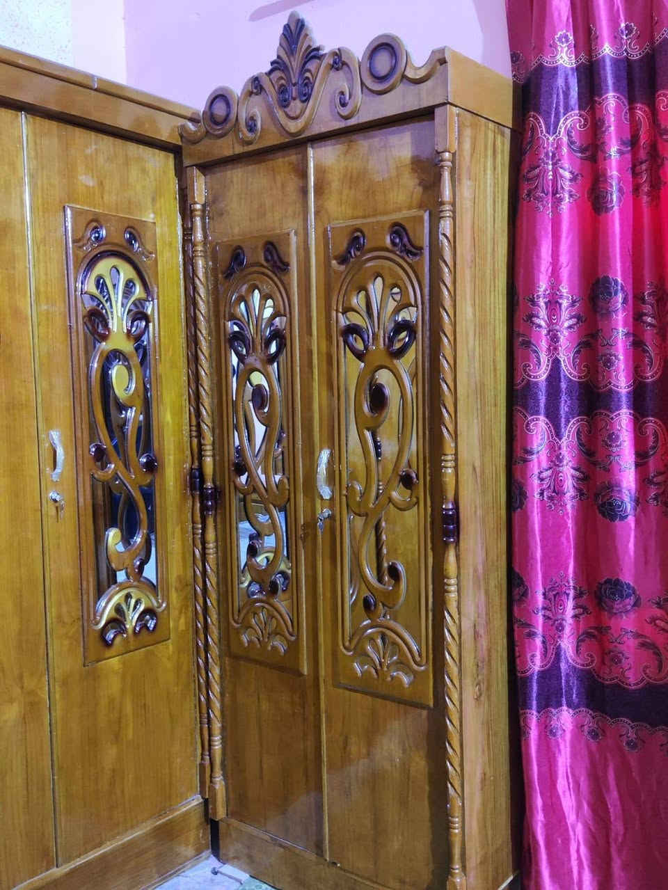 سلام عليكم قرفة نوم للبيع جديدة كلش  سعر800 وبيهة مجال مكان البصرة الزبير ***********
