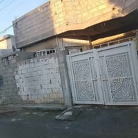 بيت للايجار • مقابل مرطبات صفيح
