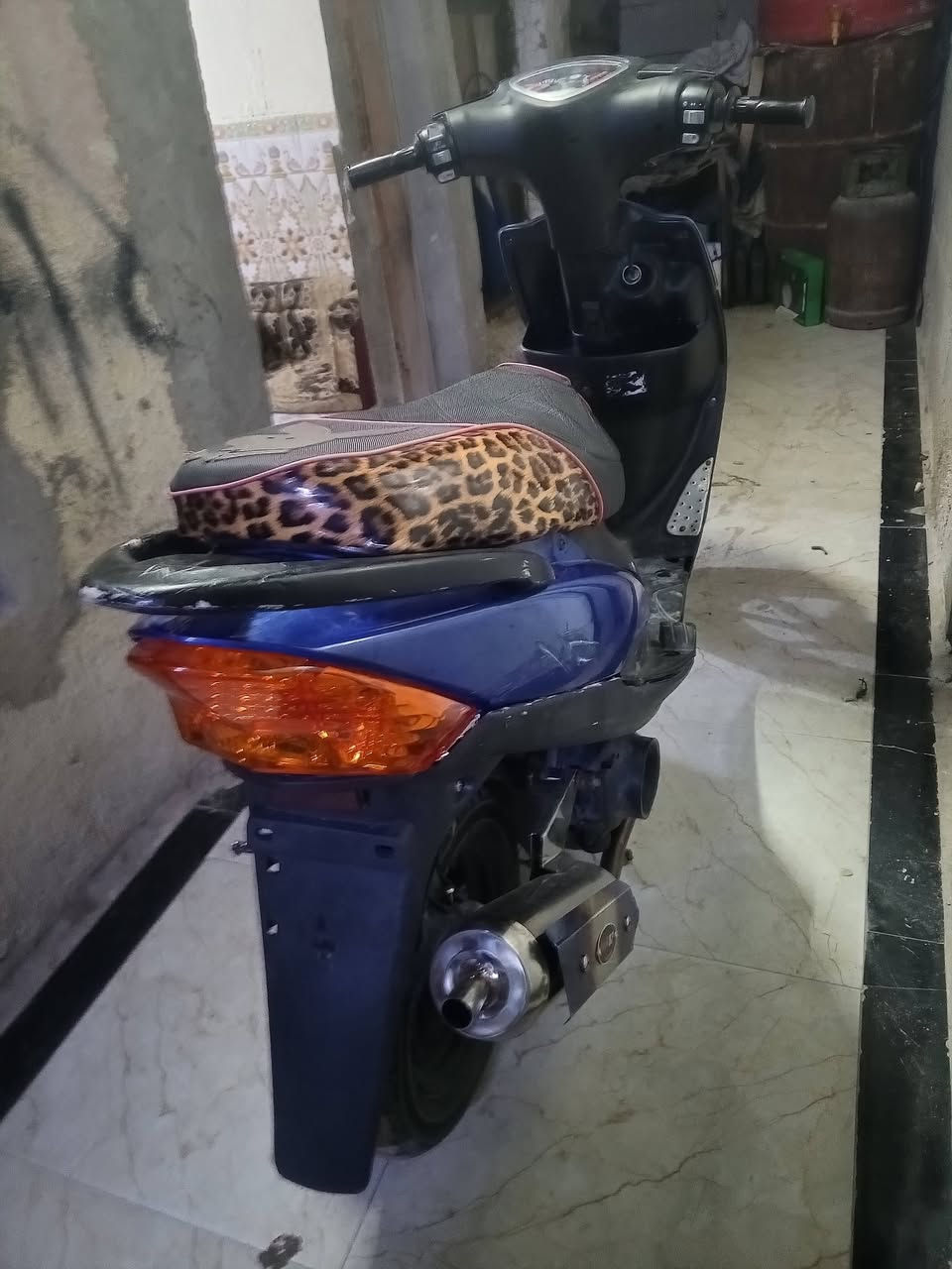 سلام عليكم ماكس عدله للبيع فول كلها شغاله سلف هندر كهربائية بس الباتري ضعيف مكينه بلاد 49ما مفتوحه تفحص سعر 500العنوان البصرة الاصمعي الجديد ***********
