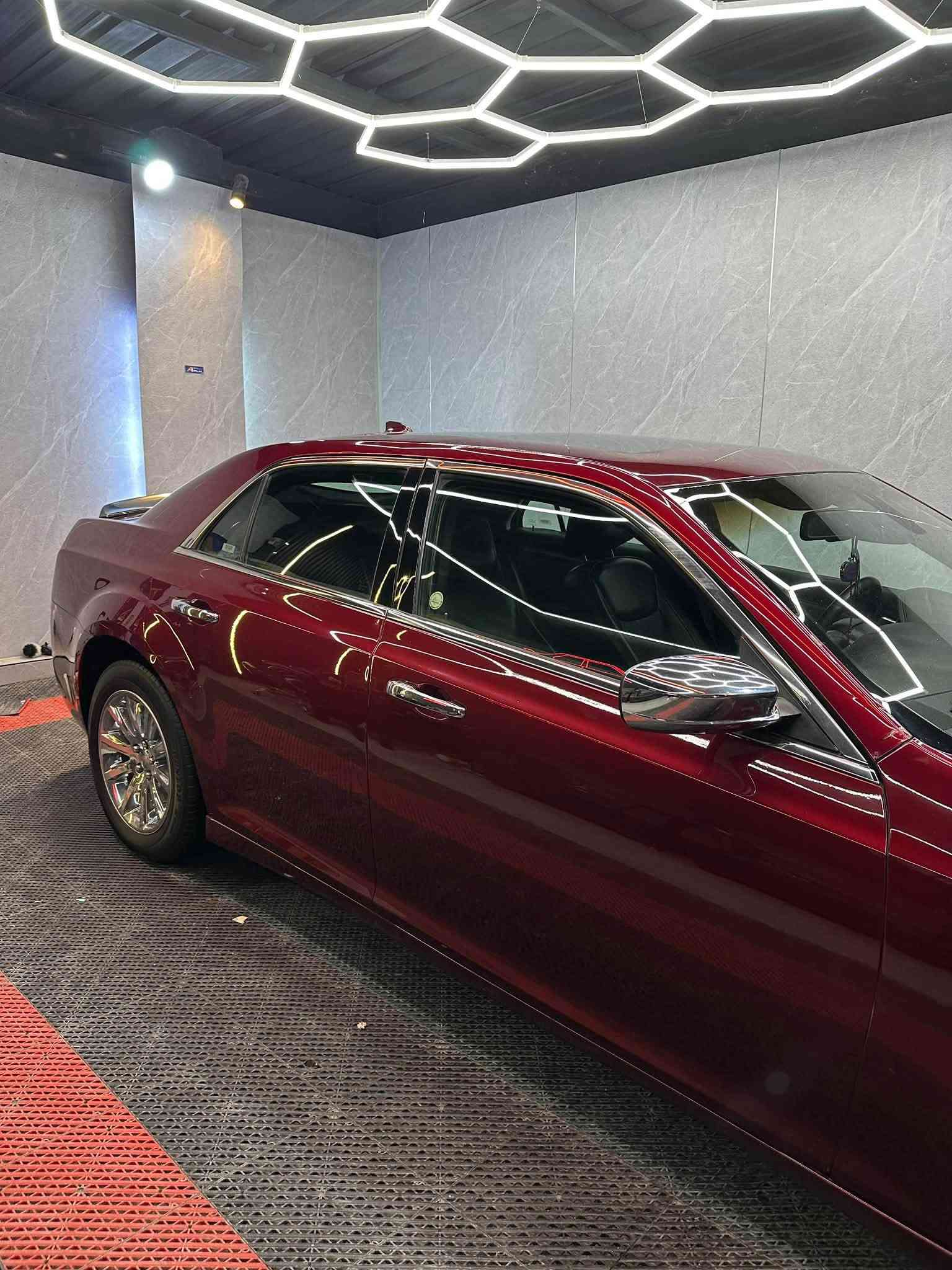 🚘 كرايسلر C300 موديل 2020 🔥
🇺🇸 وارد أمريكي
⚙️ محرك 3600 سي سي

✨ المواصفات:

* بانوراما ☀️
* بصمة أبواب وتشغيل 🔑
* شاشة كبيرة 📺
* كير ماوس
* كشنات جلد مع تدفئة
* وباقي المواصفات المعروفة

💎 حالة السيارة:

* جديدة ونظيفة جداً، استعمال شخصي
* مسويلها إدامة كاملة للكِير والمكينة
* صدر جديد
* تايرات جديدة تخم
* بطارية جديدة
* بدون أي نقص، وجاهزة للاستخدام

📍 الموقع: بغداد
📄 تحويل ثاني يوم
حادث السياره جاملغ وباب فقط قطعه صبغ 
وقطعه تبديل 
📞 للاستفسار والتواصل على الخاص
***********

‭***********
السعر 215 ورقه وبيها مجال اتصل وتدلل

نص مكتوب في الصور:
- en.bidfax.info 9/10/2020 8:41:40 AM 000-28560287 - 10/07/2020 - IAA