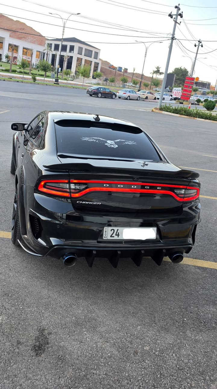 جارجر 2023 ( الأصدار الأخير ) LAST CALL 
6 سلندر تو ويل 
ماشية 70 فقط 

كت كامل SRT HELLCAT WIDEBODY 
ويل قياس 20 ماركة VOSSEN جداً مميز 
مع تايرات حجم 275
بيها اكزوز سبورت تحكم عالريموت
داخل لونين ازرق واصفر 
شاشة كبيرة ابل كار بلي واندرويد اوتو 
إشارة ليد LED
تشغيل عن بعد 
حساسات خلفية 
سستم سماعات الباين 
بيها كتاب تظليل 80%

رقم دهوك بأسمي 
رقم وهزة وسنوية كله جديد 

وارد كندي بيها قطعتين صبغ

السيارة بالواقع احلى من الصور 
وهواي مصروف عليها 

السعر : 220 وبيها مجال 
مكان السيارة دهوك 
***********
***********
اتصال أو واتساب

