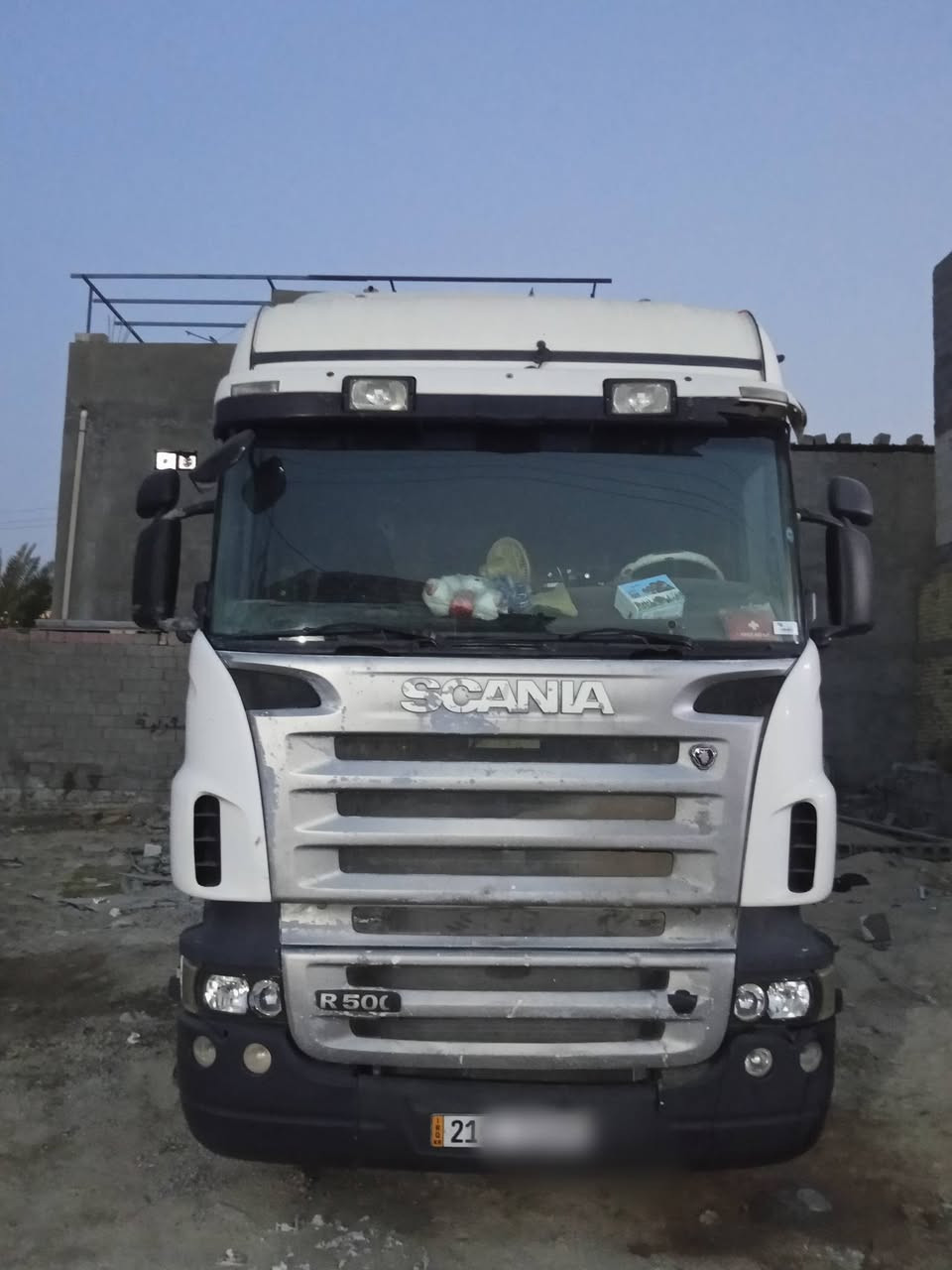 للبيع سكانيا موديل 2006مكينه8/500rكير3*3مربوطه فلات أربعة دناكيرالسنويه2030العنوان البصرة ***********
