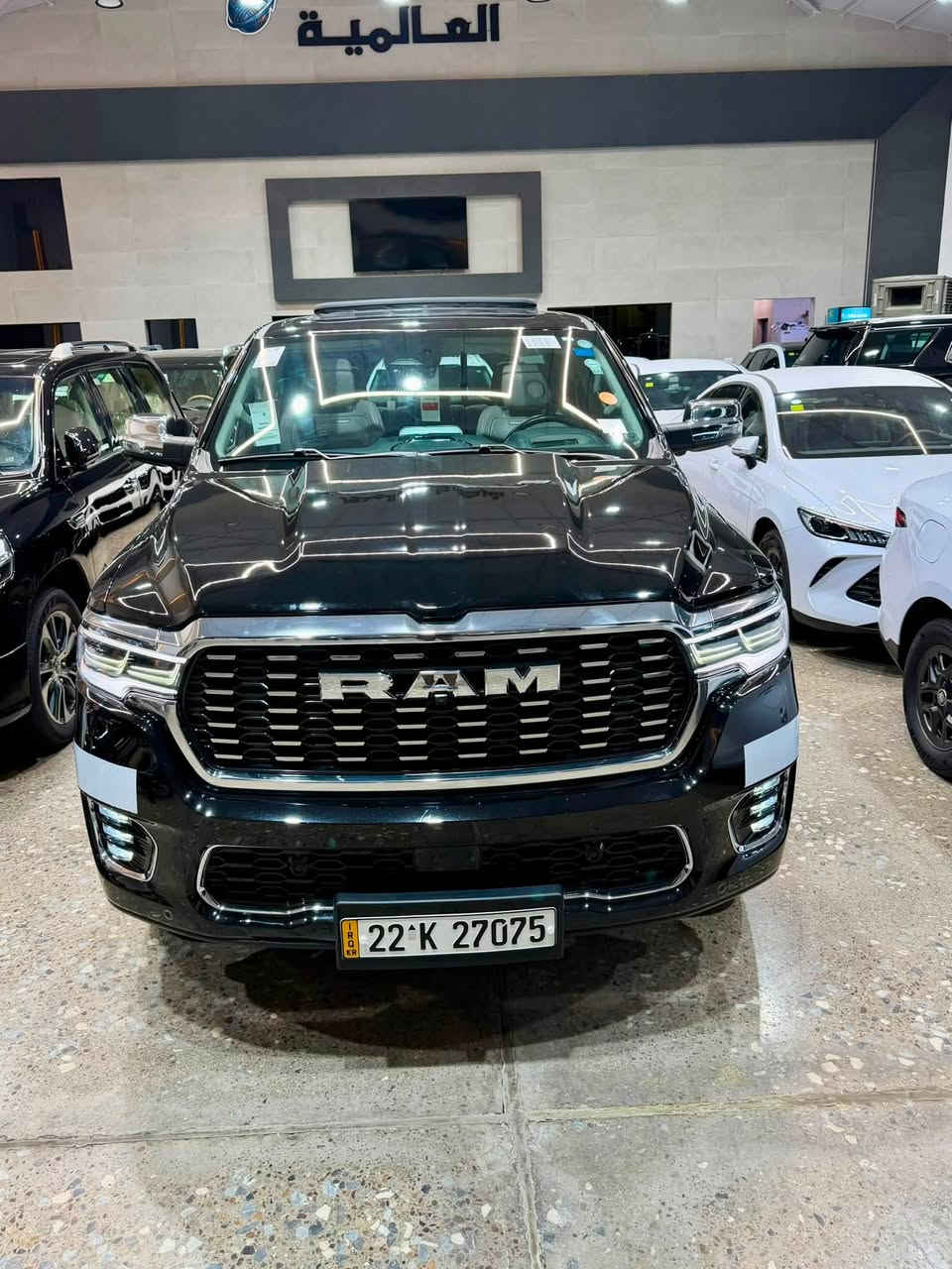 للبيع RAM 1500 TUNGSTEN 2025 - فل مواصفات
ماشية 12 الف فقط 🔥

وحش الشارع، انظف واعلى فئة بالرام، تجي فوك الـ Longhorn و الـ Limited

المواصفات:
المحرك الجديد Hurricane 3.0L توين تيربو High Output 
540 حصان - 521 LB تورك - اقوى من الـ HEMI القديم
كير 8 نمر + دفع رباعي 4x4 اوتو + دبلات هوائية يصعد وينزل
شكمان رياضي دوال + غطاء صندوق كهربائي
داخل TUNGSTEN - ما يتقارن:
جلد فاخر لون ازرق ملكي مع تطريز الماسي
مقاعد كهرباء / تدفئة / تبريد / مساج 24 حركة
3 شاشات: 14.5 انج وسط + 10.25 انج للراكب + 12 انج عدادات + Head Up Display
سماعات Klipsch الاصلية 23 سماعة
بانوراما + مراية ديجتال + شاحن وايرلس
ويل 22 انج الماسي الاصلي
امان فول:
رادار Adaptive Cruise + حافظ مسار Active Lane
360 كاميرا + اوتو بارك يصفط وحده
نقطة عمياء + بريك اوتو + قراءة علامات

التفاصيل:
اللون: اسود ملكي تغليف بلكامل PPF
الموديل: 2025
الماشية: 12 الف
الرقم: اربيل  - تحويل مباشر
الحالة: بدون صبغ  شرط الفحص
المكان: بغداد
السعر:  اكتب تم
رقم الهاتف ***********
