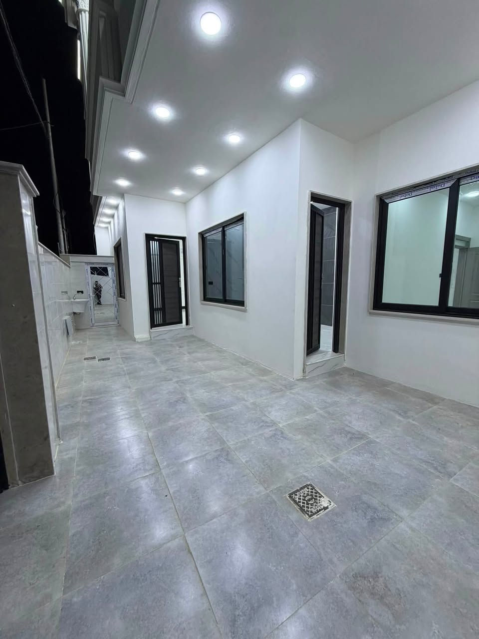 دار للبيع في حي الملايين الأولى قرب جامع الودود 
مساحة الدار١٥٨ واجهه  ١٢ خمس غرف نوم
الطابق الأول / غرفتين نوم مع هول ومطبخ وصحيات
الطابق الثاني / ثلاث غرف نوم مع صحيات
نظام البيت / دكتات سبالت نظام كاميرات
تسليم البيت فوري 
صنف الأرض / زراعي بستان ملك صرف 
للاستفسار/ ***********
***********
