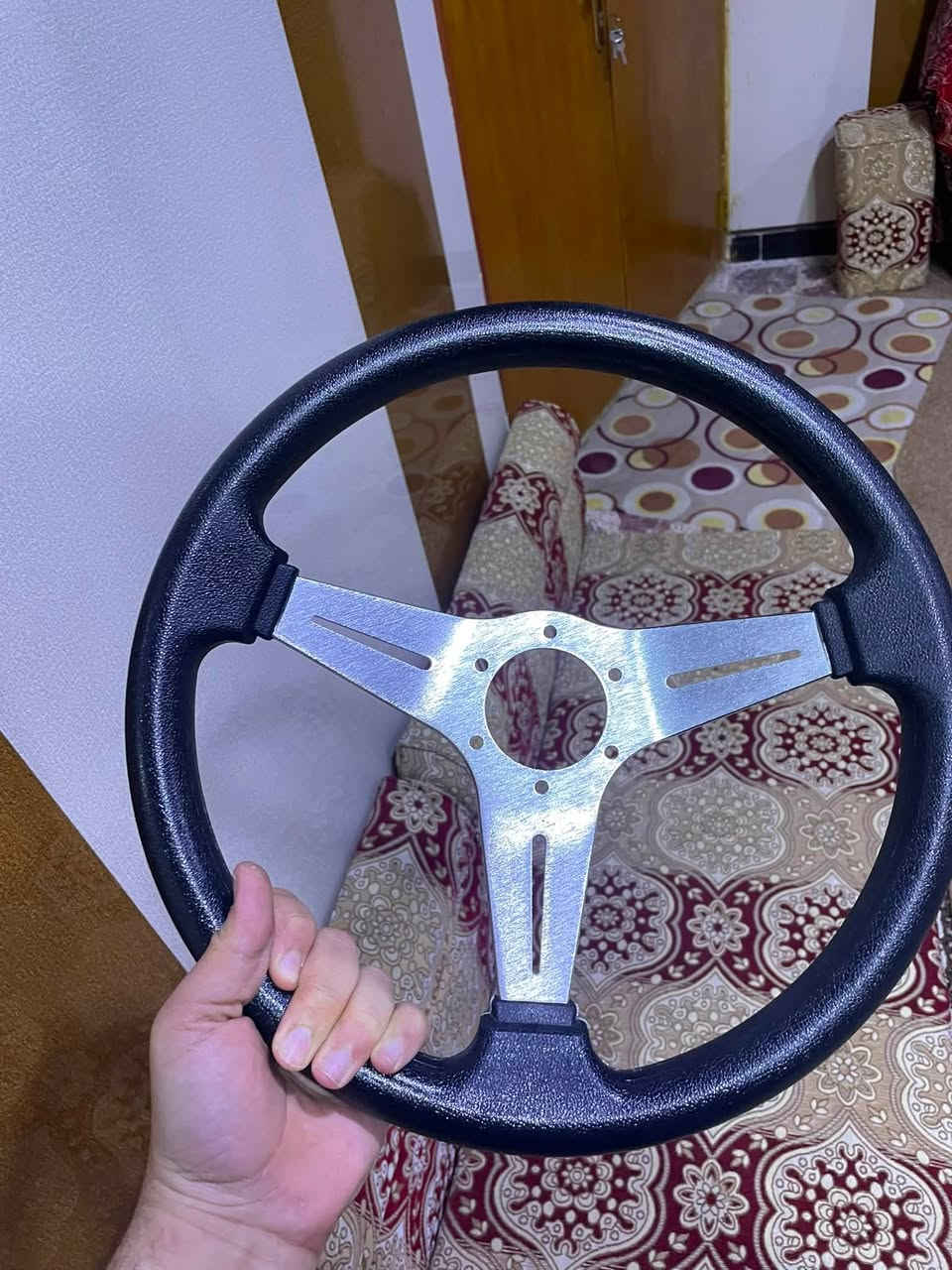 دركسون لوجتك G920 نضيف كلش هوا اوبن بوكس بس ابيع مستعمل لان الدواسة بيها خدوش بسيطة ومامبينه فابيع مستعمل 
الكير جديد غير مستخدم 
السعر 225 الف وبي مجال بسيط 
واذا تريد ويا هاي الدركة الرياضي 
يصير 270
مكاني بصرة 
الرقم :***********
