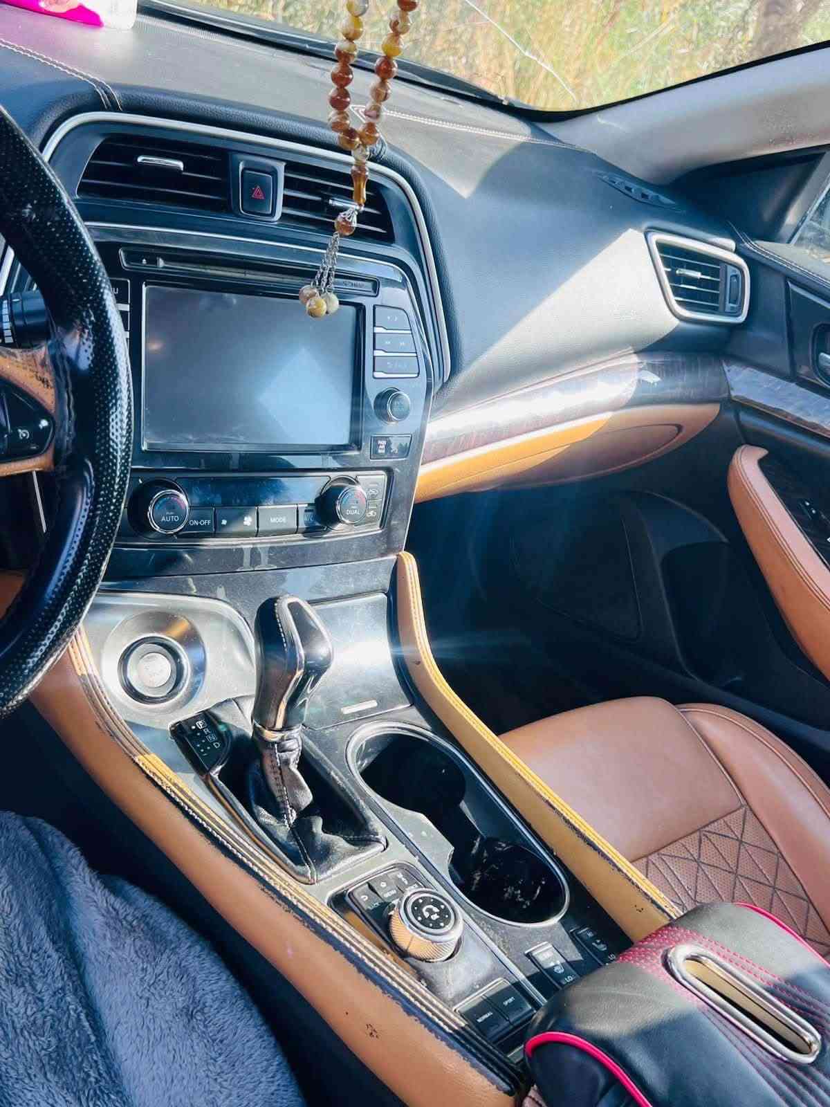 السلام عليكم maxima 2018 sv الحادث موضح بالصورة تحويل مباشر رقم بغداد سعرها 100 وبيها مجال مكان السيارة ديالى 
***********
