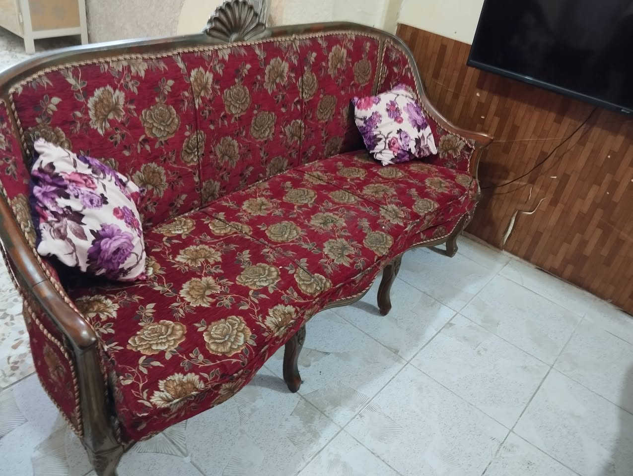 تخم صاج اصلي قنفات ثنين واربع كراسي رايده 400 الف مكاني الراشدية ***********
