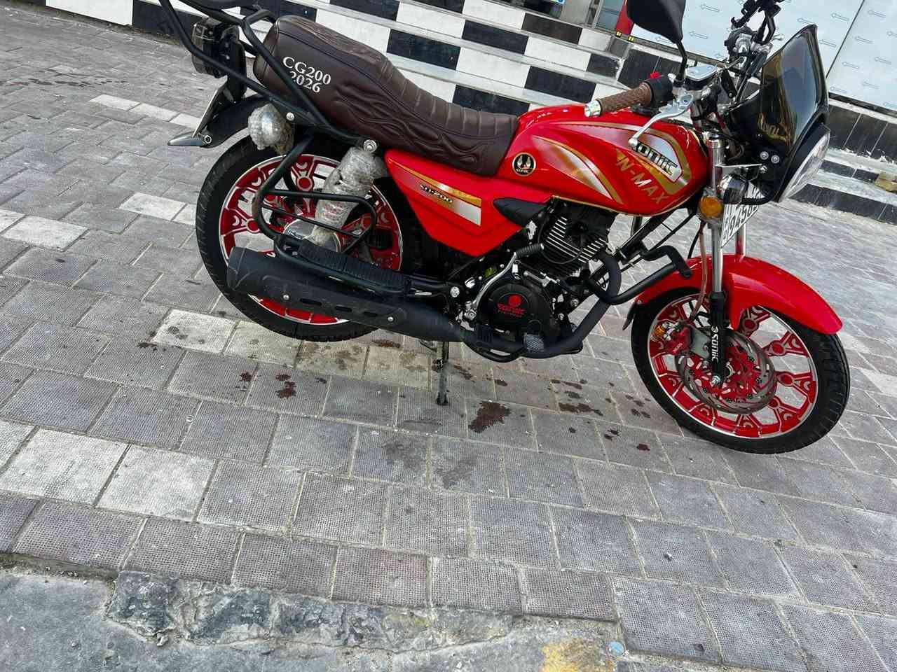 دراجه سولنك الشكل الجديد للبيع ❗ 
 الدراجه جديده صارلها طالعه من الوكيل اقل الشهرين الدراجه رزنه وحلو وخدميه ما اتعب ولو ما محتاج كان ما بعتها بهيج سعر

مكينه 200 CC
رقم وسنويه نجف 
الدراجه كفاله عامه من الويل للويل
 سعرها 1850 وبي مجال حك الجيه 
رقم التواصل ***********
