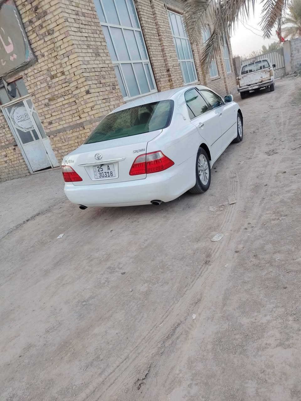 شاهينه للبيع شاصي ١٨٠ دكمتين السياره كفاله عامه بأسمي السعر ١٣٥ وبيه مجال للأستفسار ***********
